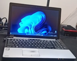 Toshiba Satellite C50D-A Laptop - Picture 1 of 2
