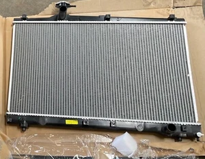 Radiator Core For TOYOTA VOXY AZR60 AZR65 AT 16400-28290 16400-37220 New Japan - Picture 1 of 5