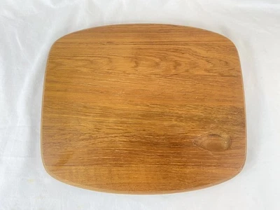 "Tabla de cortar ovalada de madera maciza Dansk 12"" madera oscura" Foto 1 de 3