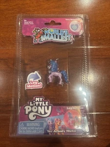 BRANDNEU World's Smallest My Little Pony Izzy Moonbow Micro Figur KOSTENLOSER VERSAND - Bild 1 von 2