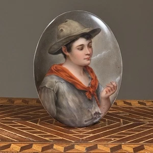 Deutsche handbemalte Marmortafel Portrait des rauchenden Jungen aus dem 19. Jahrhundert - Bild 1 von 7