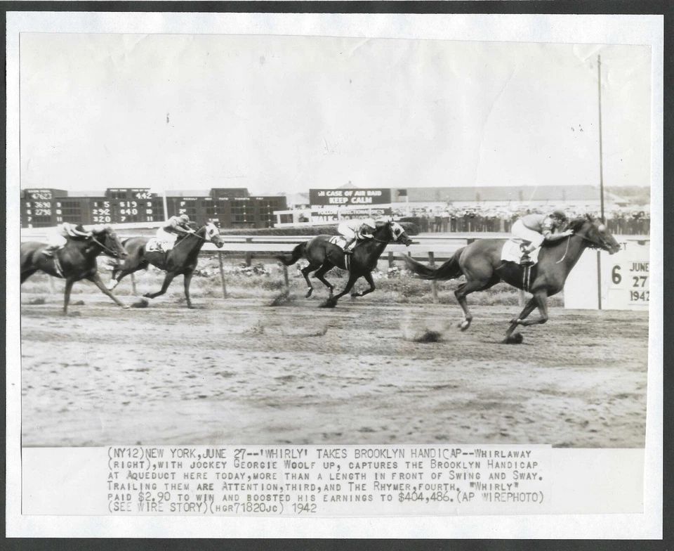 1942 - WHIRLAWAY gana el Brooklyn Handicap - 10" x 8" Foto 1 de 1