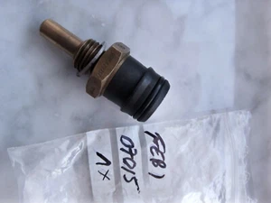 Mercedes Benz W201 190E Kühlmitteltemperatursensor  - Bild 1 von 4