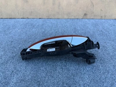 INFINITI QX30 2017-2019 OEM PASAJERO TRASERO DERECHO EXTERIOR MANIJA DE PUERTA CONJUNTO (ROJO) Foto 1 de 4