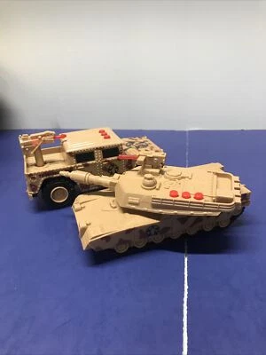 Tanque del Ejército de Estados Unidos Tipo GI Joe Juguete de Acción Maidenhead Toys R Us ¡Sonidos y Destellos de Pistola! Foto 1 de 4