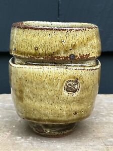 Guillermo Cuellar (Minnesota studio pottery) squared cup yunomi ceramic crackle