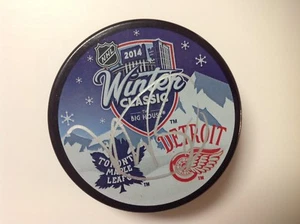 Mike Babcock Signed 2014 Winter Classic Toronto Maple Leafs Hockey Puck b - Picture 1 of 1