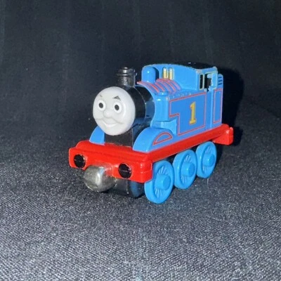 Thomas the Train Metal Diecast Tank Engine Take Play Friends 2009 Foto 1 de 4