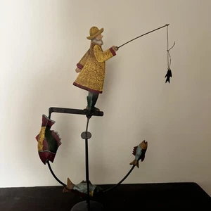 Pescador Náutico Cielo Gancho Pesca 22" Peces Teeter Totter Estaño Balance Arte Popular - Imagen 1 de 5