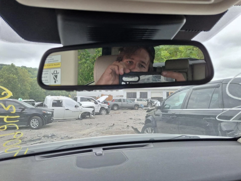 Used Front Center Interior Rear View Mirror fits: 2016 Land rover Discovery spor - Image 1 of 4