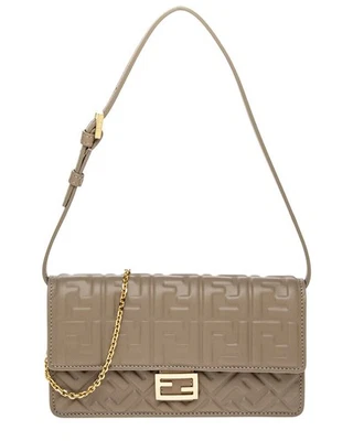 Cartera de cuero Fendi Baguette con cadena para mujer gris Foto 1 de 3