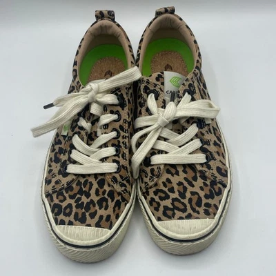 Zapatos Cariuma OCA a rayas bajas con estampado de leopardo Foto 1 de 4
