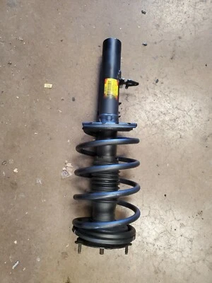 1998-1999-2000-2001-2002 LINCOLN CONTINENTAL LEFT FRONT STRUT - Image 1 of 2