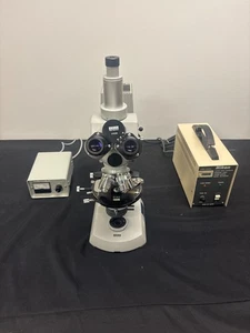 Microscopio de fluorescencia clínica Zeiss Standard 16 con objetivos Plan APO - Imagen 1 de 13