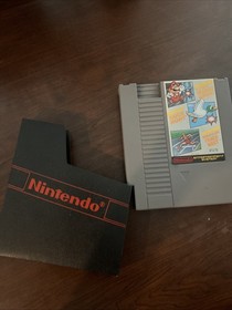 Nintendo NES Super Mario Bros / Duck Hunt / World Track Meet