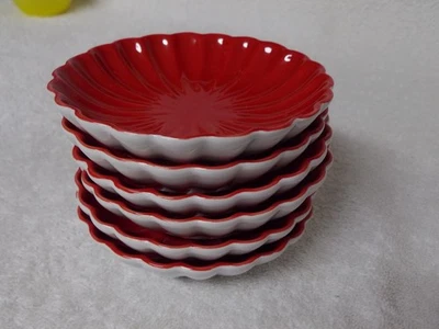 Lote de 6 Platos de Salsa Pier 1 Importaciones 4-1/4 Diámetro Festoneados Rojo Blanco Foto 1 de 4