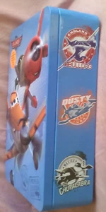OOO SECOND HAND TIN BISCUIT 24 X 17 X 7 DISNEY PLANES USA 2014 DUSTY - Picture 1 of 3