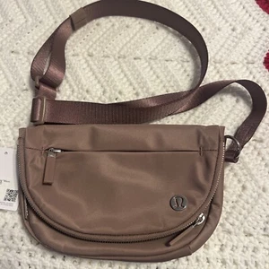 Lululemon All Night Festival Mauve Bag 2L - Picture 1 of 7