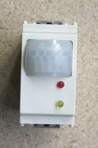 VIMAR 16867 SENSORE  INFRAROSSI 24V - Foto 1 di 3
