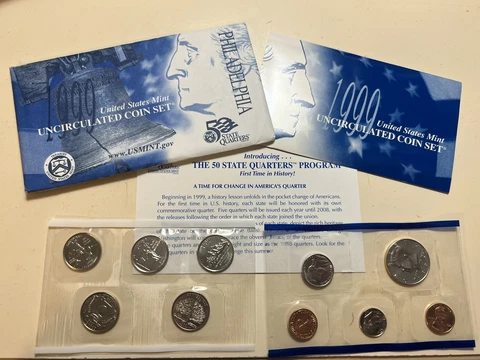 1999 U.S. Mint UNC Philadelphia Coins / State Quarters - (10) Mint State Coins Cover