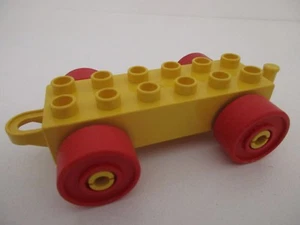 LEGO DUPLO 4883 - Car Base 2x6 Wagon Jaune avec Roues Rouges - Picture 1 of 2