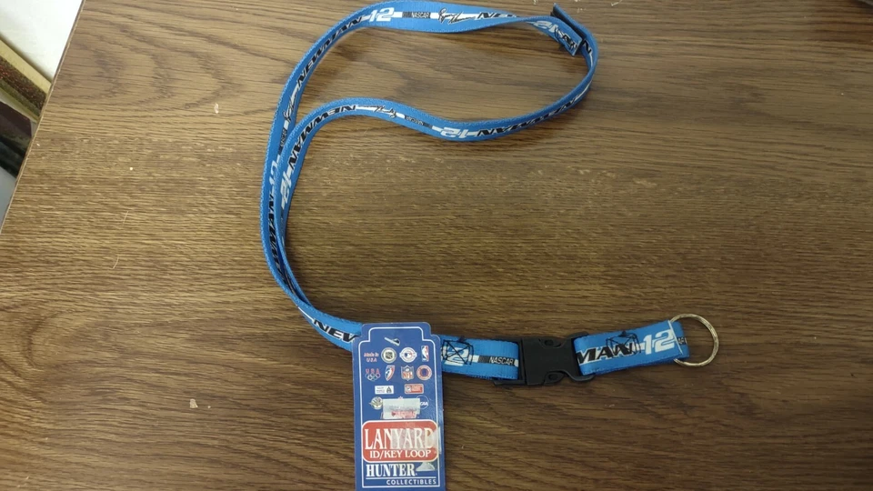 Nuevo con etiquetas Ryan Newman #12 Llavero Cordón Azul Insignia Porta Identificación Cazador Coleccionables Foto 1 de 2