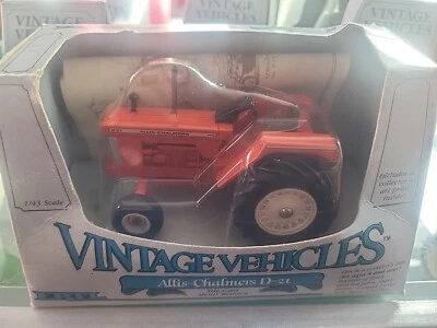 1/43 Scale Allis Chalmers D-21 Tractor Vintage Vehicle Series By ERTL ZFN2555 - Image 1 of 4