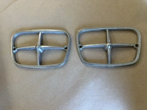 Pontiac Firebird 1969-1973 transmisión automática luces de estacionamiento delanteras biseles GM # 5960557 - Imagen 1 de 6