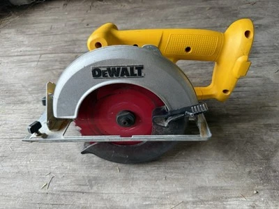 DEWALT DW939 Max 6-1/2 In. Cordless Circular Saw Tool Only - Image 1 of 4