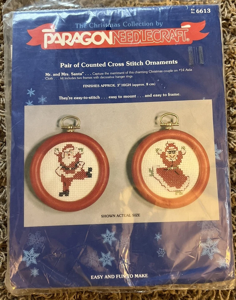 Adornos de punto de cruz Paragon Needlecraft 6614 de colección Papá Noel y la señora Cláusula Foto 1 de 4