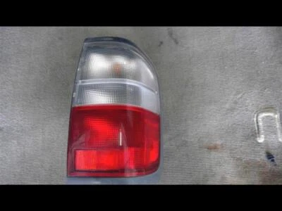 Luz trasera derecha pasajero compatible con 97-00 Infiniti QX4 1091806 Foto 1 de 4