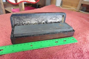 Vtg Knife sharpening block stone in a handcrafted wooen box - Picture 1 of 4
