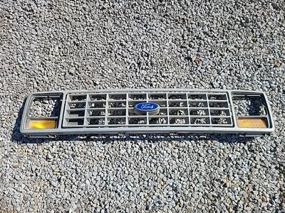 Parrilla Ford Econoline 1979-1991 E150 E250 E350 pieza de parrilla OEM # E7UB-8150-AA Foto 1 de 4