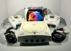 SEGA Dreamcast HKT-3020 Console w/ 2 Controllers HKT-7700, 2 VMUs, Cords,OEM Box