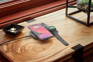 Ubiolabs Wireless Power Bank Shadow 4,000mAh + Charging Cable Apple Watch Charge - Picture 1 of 7