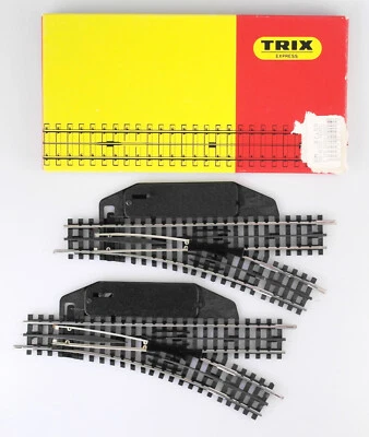 TRIX EXPRESS 4353 Spur H0 Handweiche rechts, R1, 30°, 2 Stück, OVP, top! - Bild 1 von 2