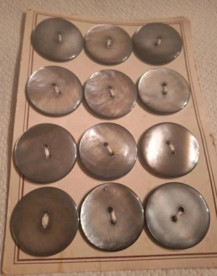 Echte Perlmutt Knöpfe Set 12 Stück grau, 2loch Knöpfe, alle ca. 30 mm  - Bild 1 von 2