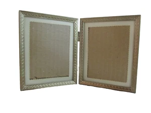 Vintage verzierter goldfarbener Metall zweifach gefalteter 4"x 5" Doppel Bilderrahmen - Bild 1 von 5