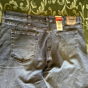 NWT New Men's Authentics Wrangler Denim 5 Pocket Jeans Size 38x29 - Picture 1 of 7