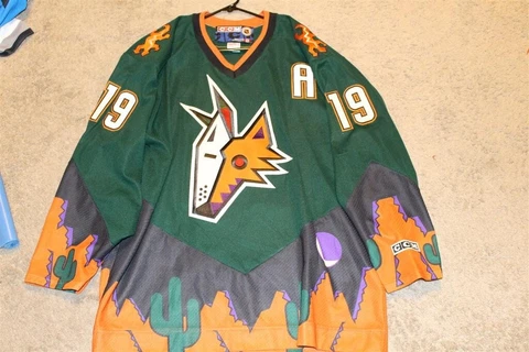 Phoenix Coyotes Arizona Shane Doan Jersey XXL Rare CCM SEWN Canada MIC PEYOTE Cover