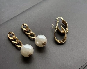 Gold tone Baroque faux pearl drop on cuban flat chain& twisted hoop earrings Lot - Picture 1 of 8