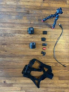 2021 GoPro Hero 7 Black/mounting hardware/extra hero GoPro - Picture 1 of 10