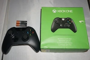 Black Wireless Controller (Microsoft Xbox One xb1) with Box Official OEM - Picture 1 of 2