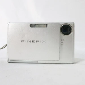 Fujifilm FinePix Z3 Silver Compact Digital Camera from Japan - Picture 1 of 9