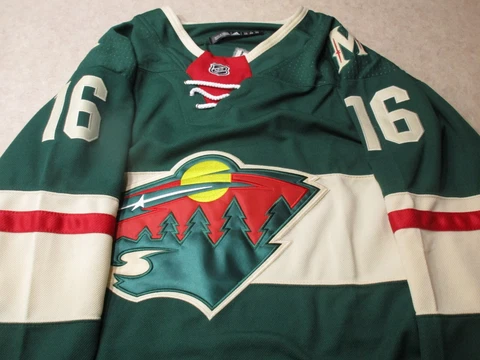 Minnesota Wild Pullover Hockey Sweatshirt NHL, ADIDAS Men's Size 46 - Large Cover