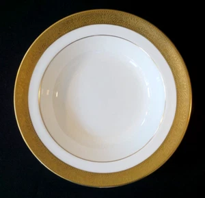 Beautiful Wedgwood Ascot Rimmed Soup Bowl - Picture 1 of 3