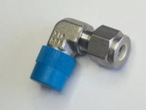 1- Swagelok Stainless Steel Elbow, 1/4" OD Tube x 1/4" Male NPT, SS-400-2-4 - Picture 1 of 3