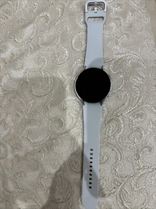 Samsung Galaxy Watch6 Bluetooth 44mm Cassa in Alluminio e Cinturino Sport Color - Imagen 1 de 3