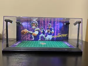 JJ McCarthy Custom 2 Mini Helm Vitrine mit LED Beleuchtung - Vikings - Bild 1 von 2
