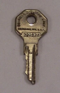 Llave vintage Basco Briggs & Stratton # 22213A original Chevy GM Harley Indian - Imagen 1 de 2